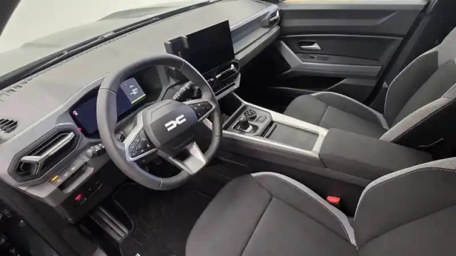 Dacia Bigster hybrid-g 150 4x4 — photo 39