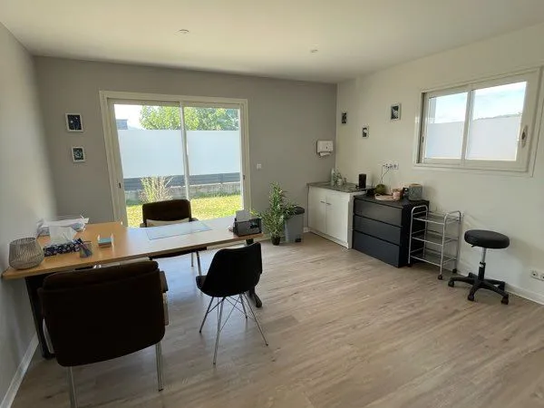 Local professionnel Agnos