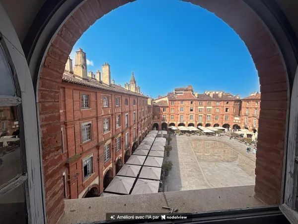 Appartement 3 chambres sur la place nationale