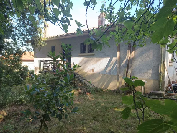 OPPORTUNITÉ À 60 000 € — MAISON DE 3 CHAMBRES SUR JARDIN DE 900 M² (AVEC TRAVAUX DE CONSOLIDATION / 