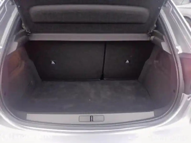 Peugeot 208 1.2 puretech 100ch s&amp;s roadtrip 118g — photo 6