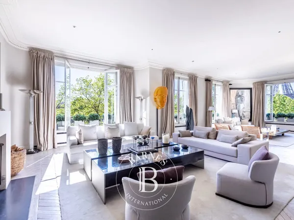 Confidentiel - Exclusivité - Paris 7 - Champ de Mars / Deschanel - Appartement - 2/3 chambres - Vue 