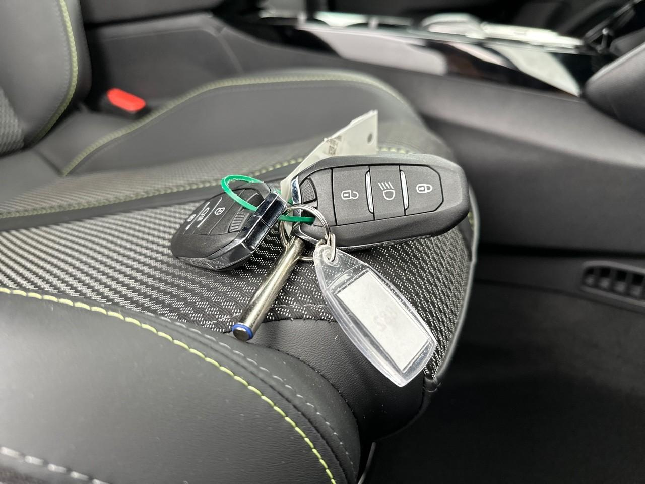 Peugeot 2008 hybrid 136 e-dcs6 gt — photo 36