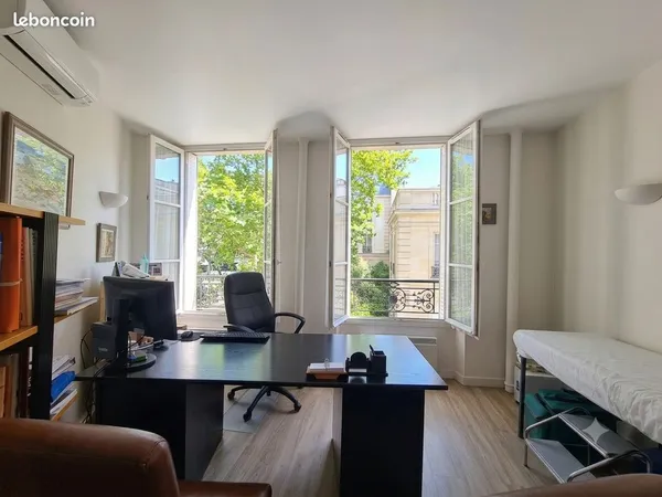 Bureaux 63 m² PARIS