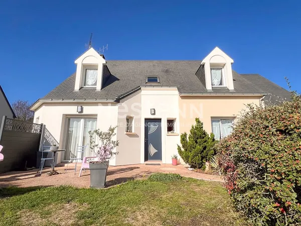 Belle maison contemporaine avec vie de plain pied composée de 5 chambres, jardin 690m²