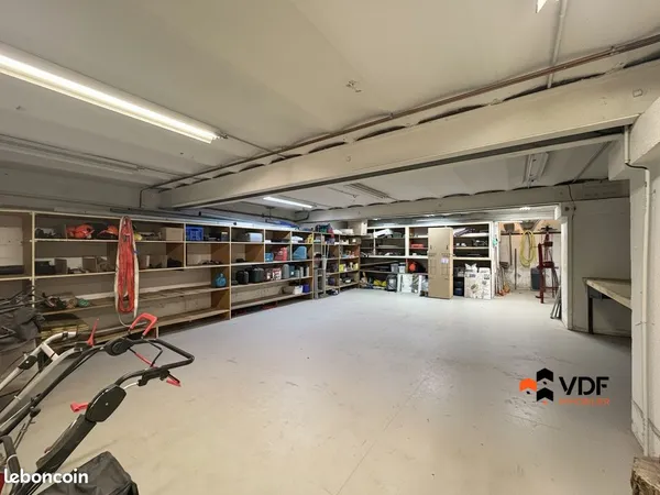 Local 156 m² Roanne