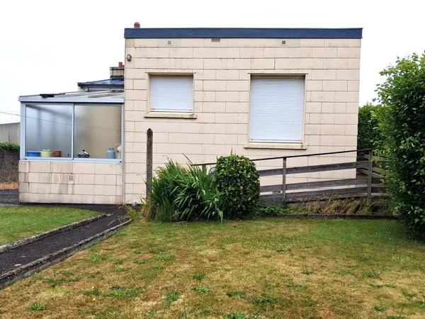 Plain-pied rare sur le secteur - fonctionnalité et emplacement privilégié à deux pas du bourg !