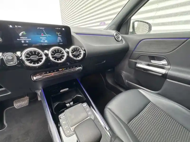 Mercedes Gla 200 progressive line — photo 19