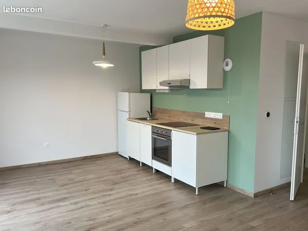 Studio meublé de 25 m² - 480 CC