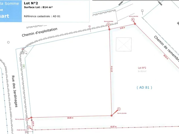 Terrain 814 m²