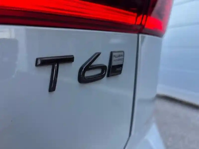 Volvo Xc60 t6 hybride rechargeable 350ch black edition geartronic 8 awd — photo 6