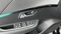 Peugeot 208 1.2 PureTech 130ch S&S Allure Pack EAT8 — photo 19