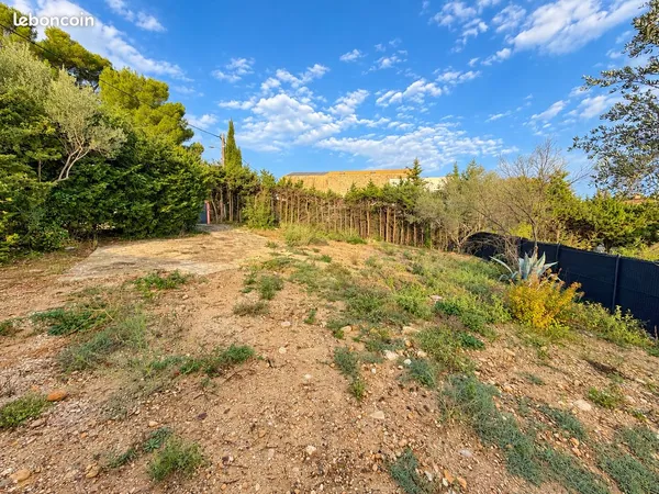 Restinclières - Terrain Viabilisé de 460m² au calme, piscinable, avec permis accordé pour un maison 