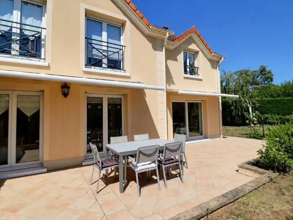 MAISON FAMILIALE DE 7P A ANDRESY A 5 MINUTES DE LA GARE
