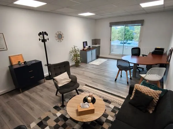 🏢 local professionnel disponible