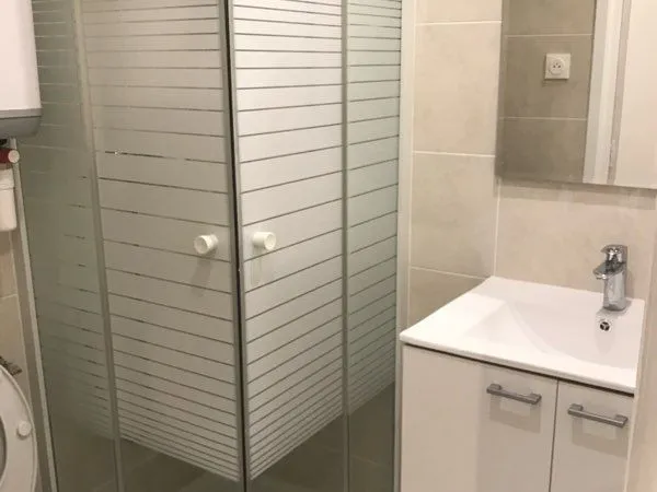Deux places disponibles en dortoir uniquement mecs