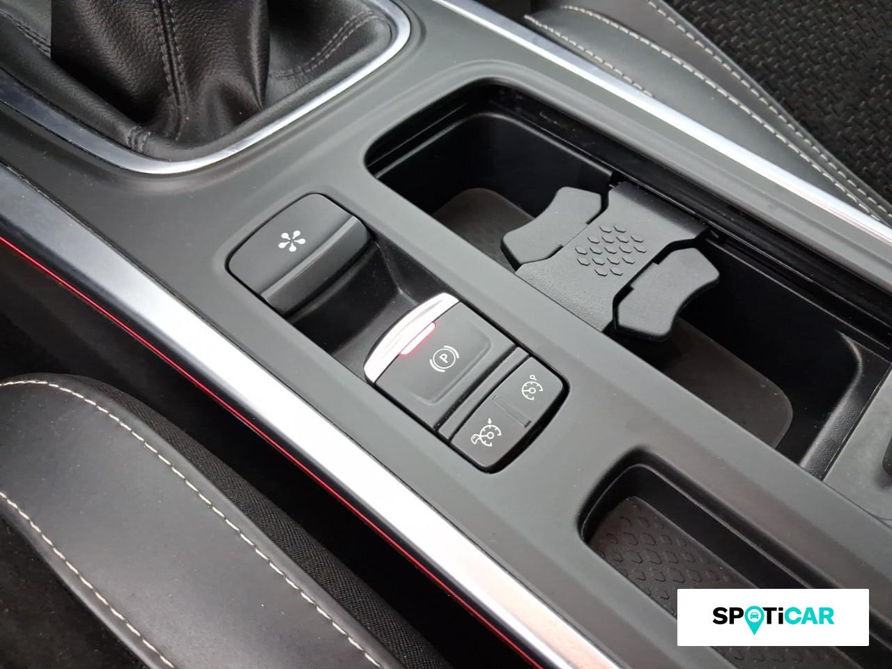 Renault Megane 1.3 tce 140ch fap intens edc — photo 18