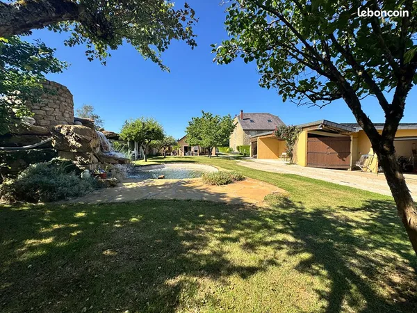 Maison 9 pièces 237 m²