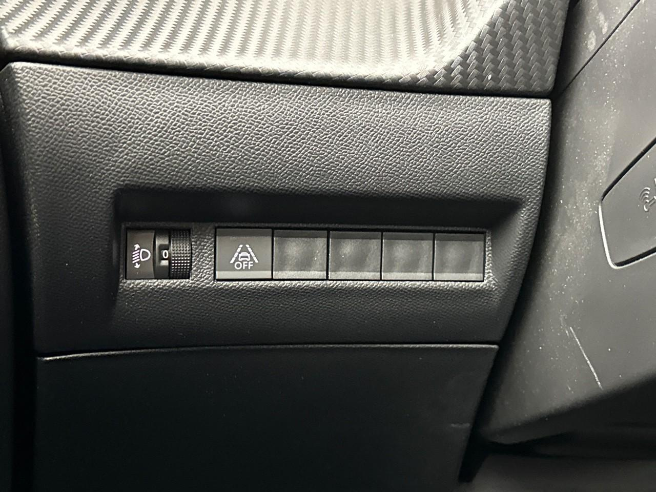 Peugeot 2008 puretech 130 s&s eat8 allure — photo 16