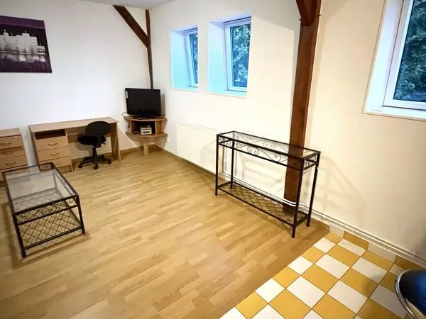 ✨ Studio meublé 25 m² - Tours gare/centre - charges comprises 🏡