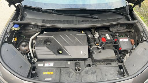 DS DS7 2.0 BlueHDi 180 EAT8 - Performance Line Plus – 2019 – 141642 km – Diesel – Boîte Automatique — photo 24
