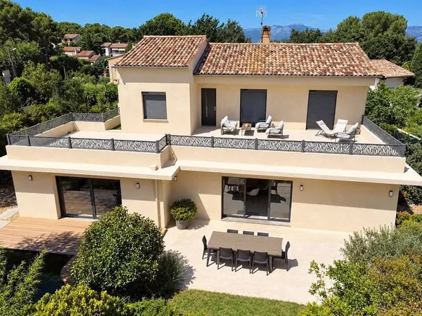 Maison 7 pièces 210 m²