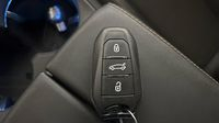 Peugeot 3008 HYBRID 225ch GT e-EAT8 — photo 16