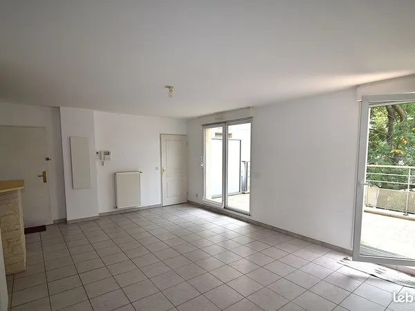 Appartement climatisé 3 pièces de 57 m² avec balcon, terrasse, garage et cave - Valence (26000)