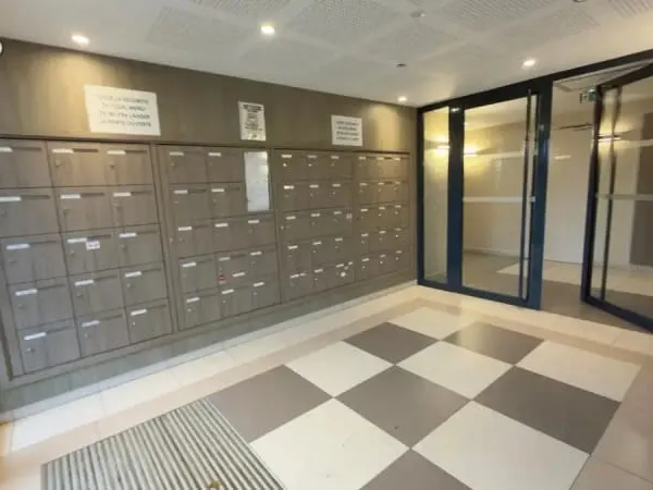 Immeuble de standing F2 avec extérieur et parking