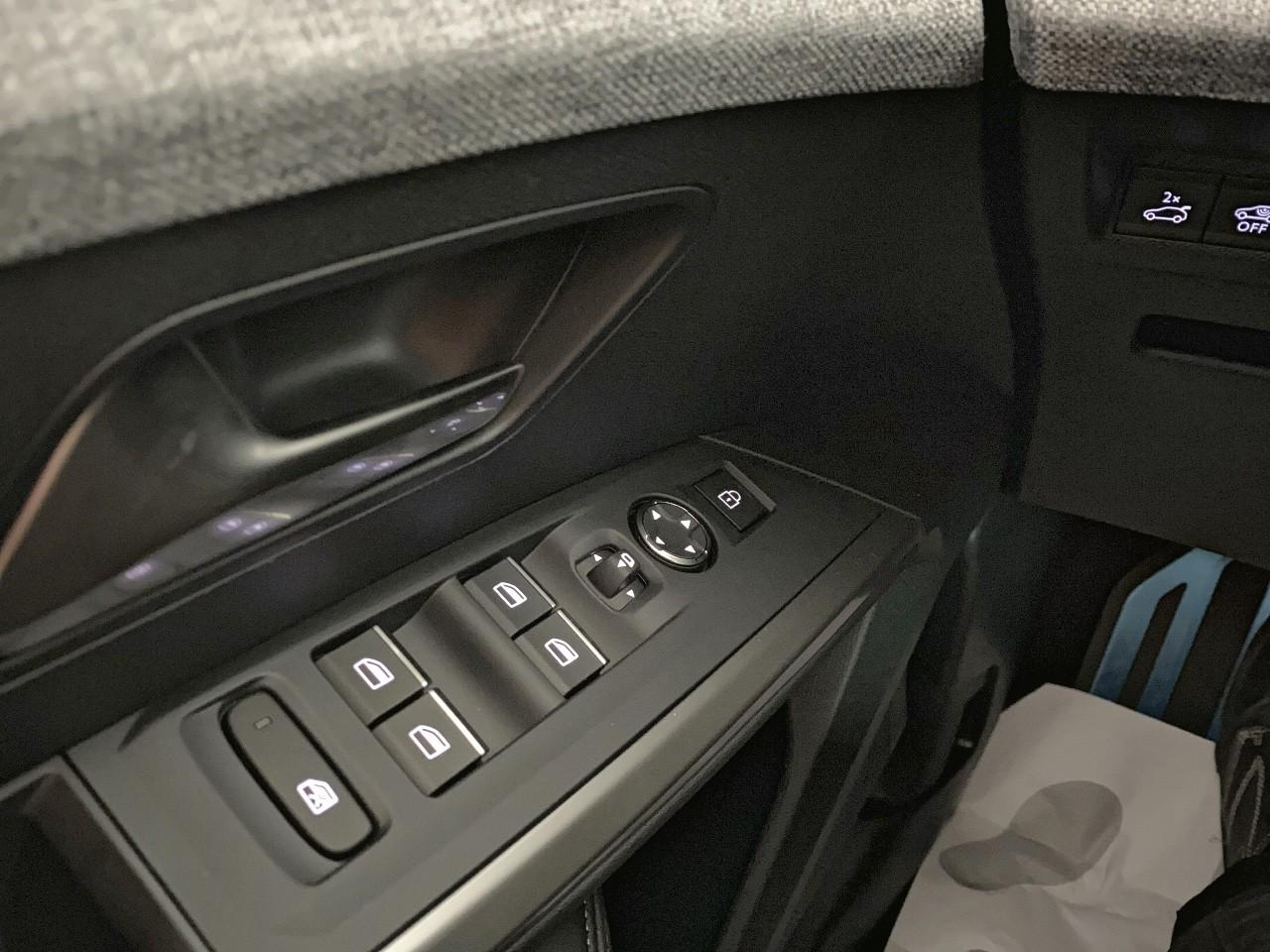 Peugeot 3008 hybrid 145 e-dcs6 gt — photo 20