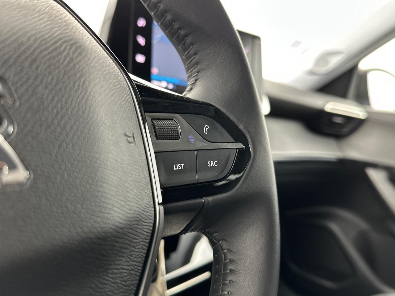 Peugeot 2008 puretech 130 s&s eat8 allure — photo 18