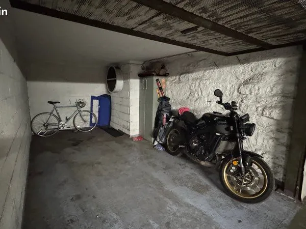 Location Box Parking Paris 11 square saint Irene 13m2