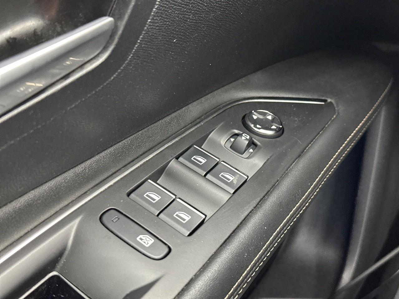Peugeot 3008 hybrid 225 e-eat8 gt — photo 16