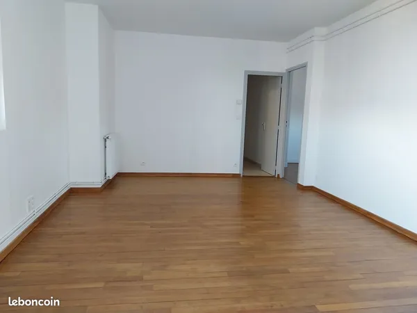 Appartement F3 entièrement rénové situé en plein centre ville