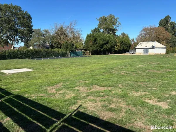 Terrain Viabilisé Constructible 1434 m2 + Bâtiment 45 m2