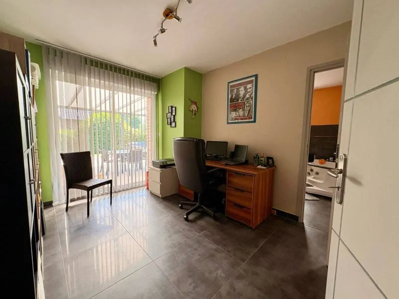 Photo 9