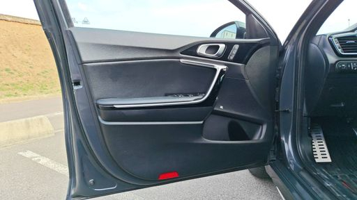 Kia ProCeed 1.4 T-GDi 140 DCT7 - GT Line Premium – 2019 – 112000 km – Essence – Boîte Automatique — photo 67