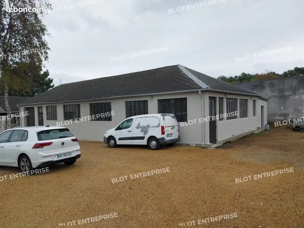 Local d'activité 272 m²