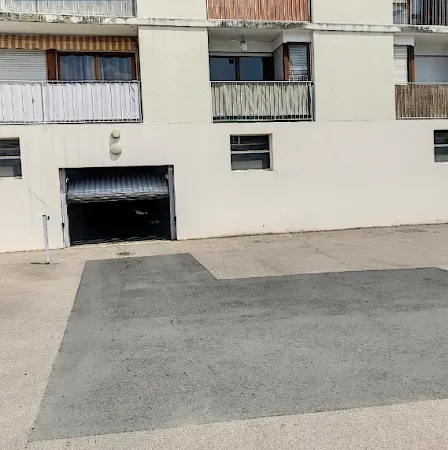Parking 12 m²