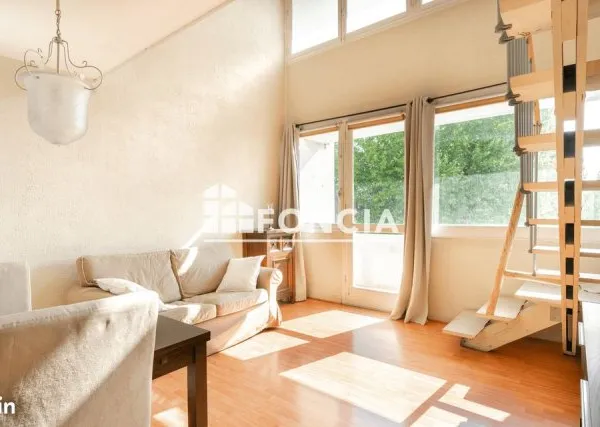 Exclusivité FONCIA, T2 en duplex avec terrasse Exposée EST et cave