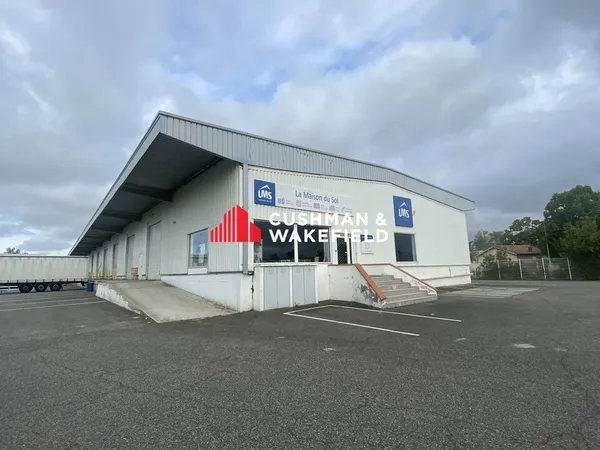 BATIMENT D'ACTIVITE AVEC SHOWR à louer