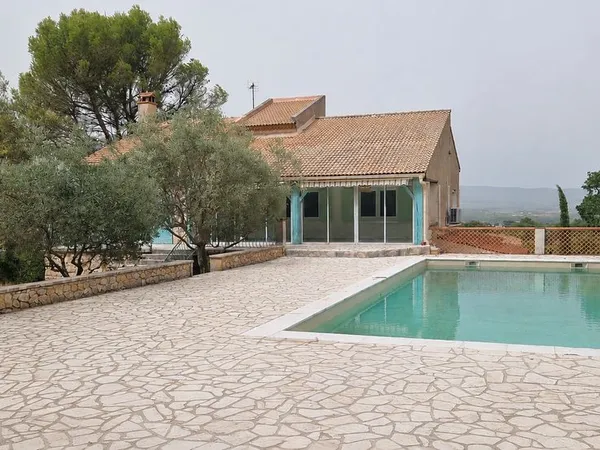 Villa 5 pièces 146 m²