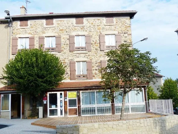 Hôtel, Bar, Restaurant d'exception avec piscine à Laussonne