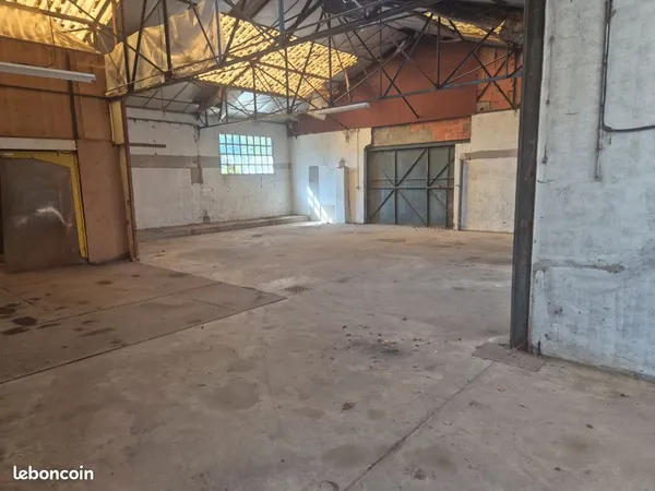 Loue local de stockage