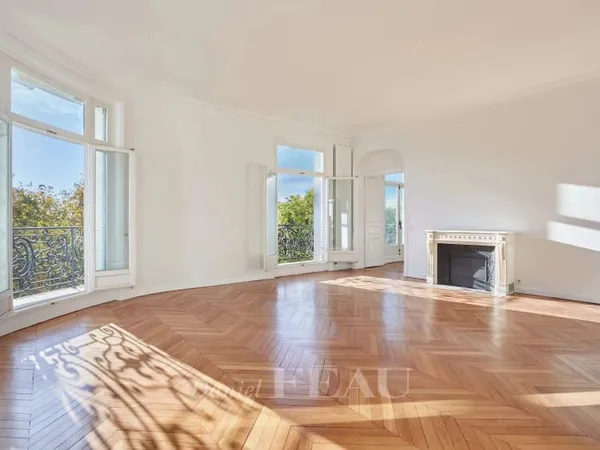Appartement 8 pièces 361 m²