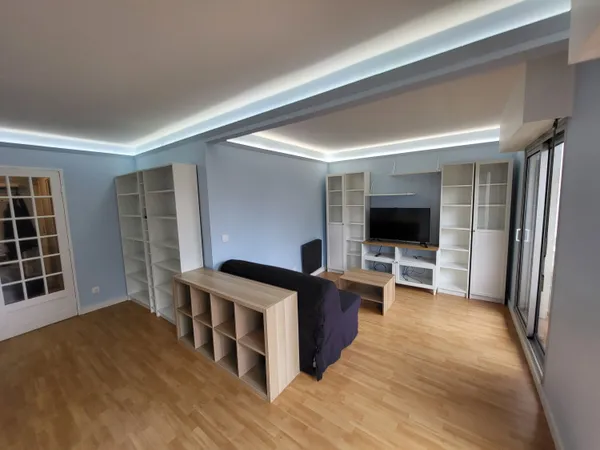 Loue Appartement 3 pièces meublé avec balcon et ascenseur