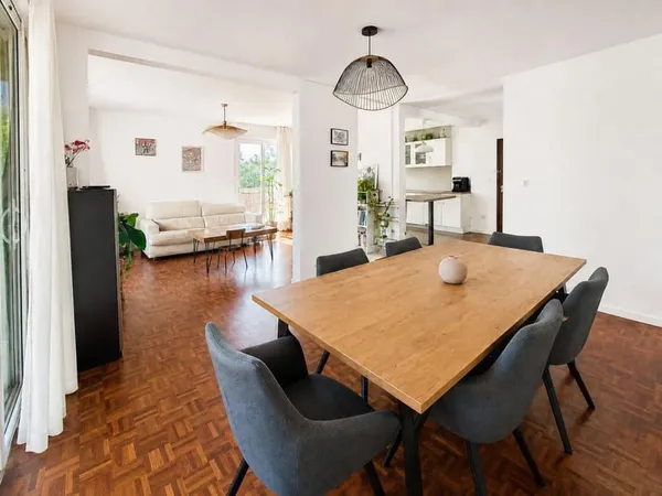 EXCLUSIVITÉ - Le cocon familial idéal : 4 chambres et 39 m² d'extérieur au bord du Lez