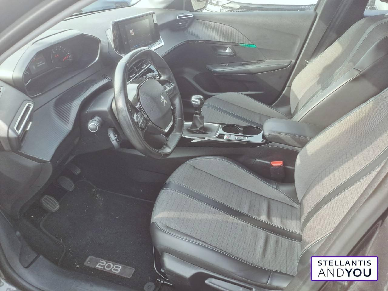 Peugeot 208 puretech 100 s&s bvm6 allure — photo 12
