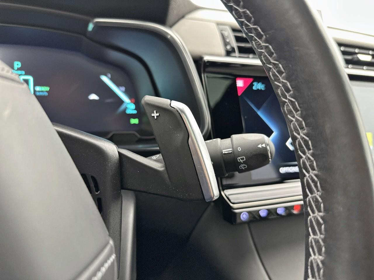 Ds Ds 7 crossback crossback hybride e-tense 300 eat8 4x4 rivoli — photo 19