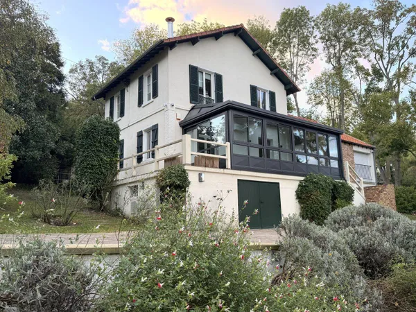 Maison 10 pièces 200 m²